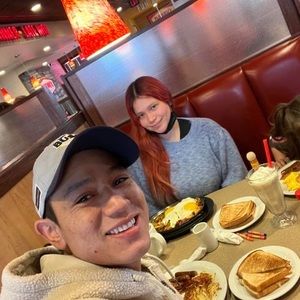 Meet your Posher, Mayolo